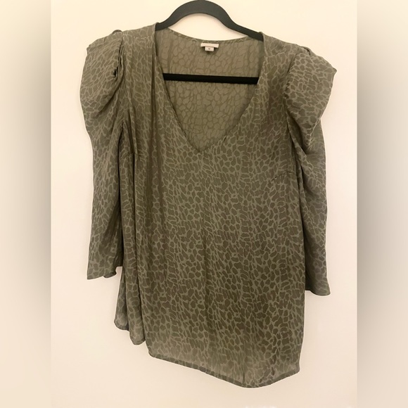 A NEW DAY Women’s Leopard Print Elbow Sleeve V-Neck Blouse Size Medium - Picture 3 of 5